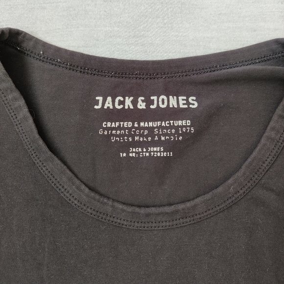 JACK and Jones black minimalist shirt sleeve t-shirt size XL - Picture 4 of 4